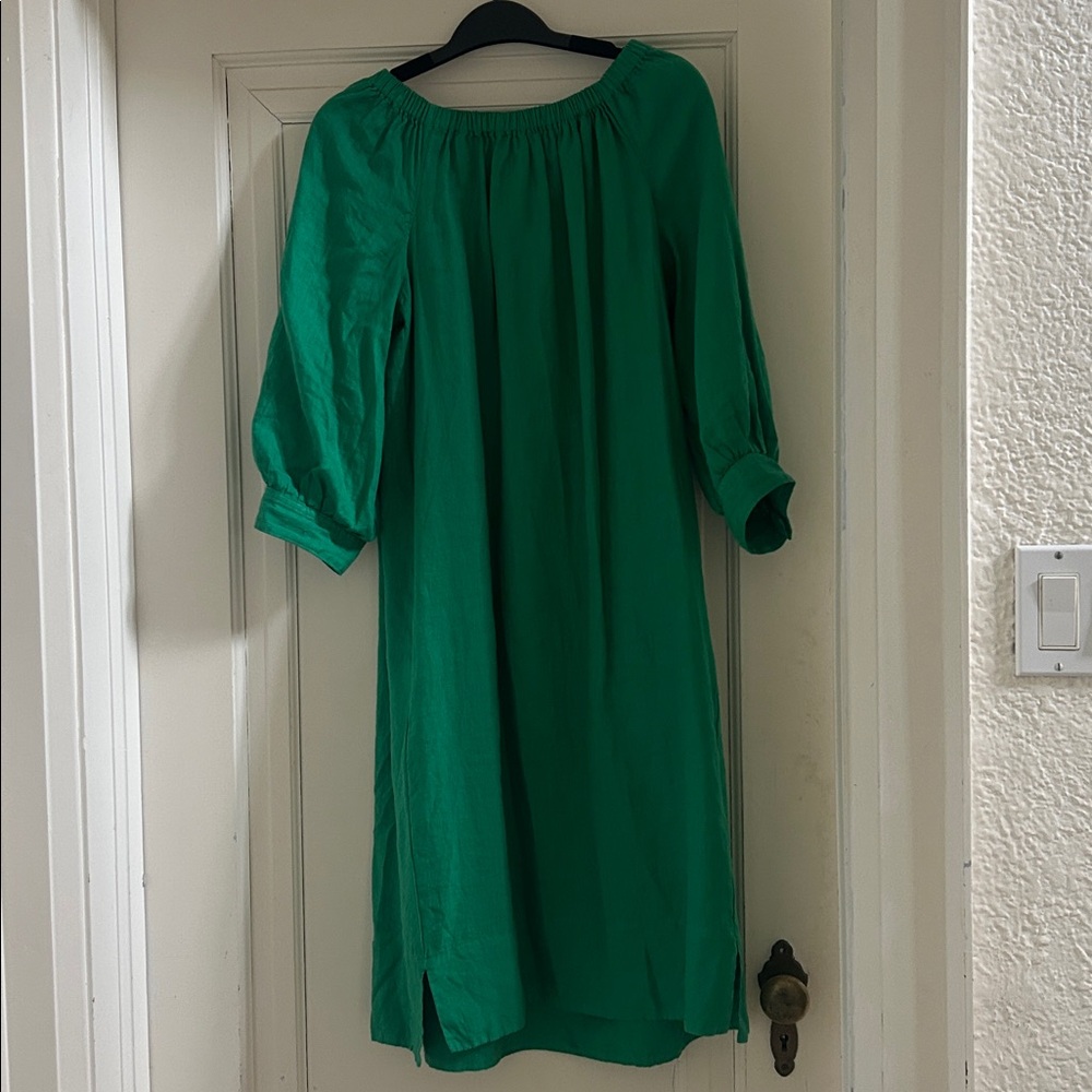Gorgeous green linen, off the shoulder,dress. Italian designer-Rosso35.